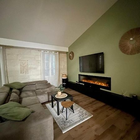 Loft Spacieux Au Coeur Des Remparts D'Aigues-Mortes Bagian luar foto