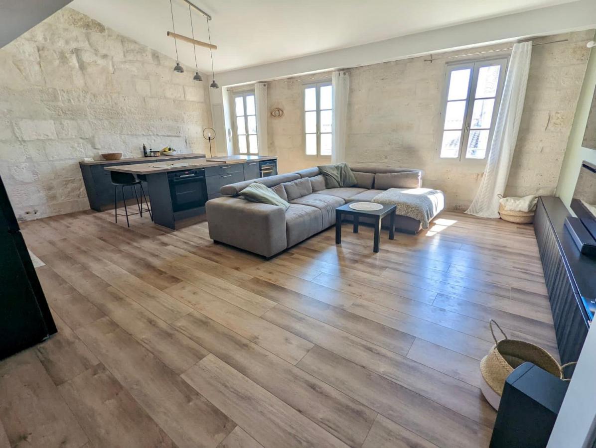 Loft Spacieux Au Coeur Des Remparts D'Aigues-Mortes Bagian luar foto
