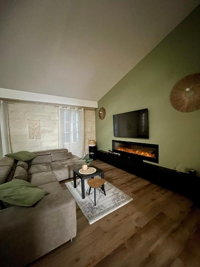 Loft Spacieux Au Coeur Des Remparts D'Aigues-Mortes Bagian luar foto
