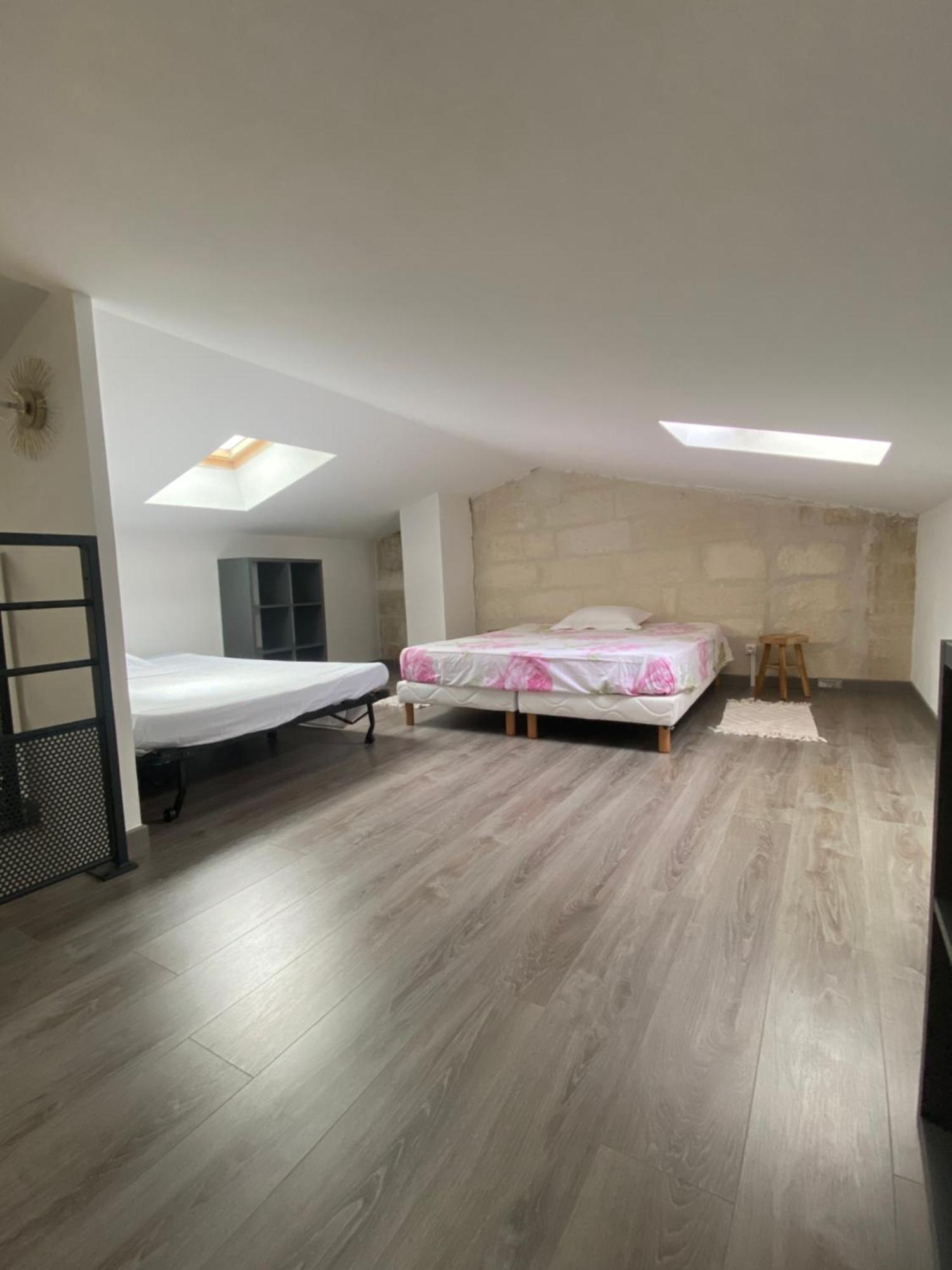 Loft Spacieux Au Coeur Des Remparts D'Aigues-Mortes Bagian luar foto
