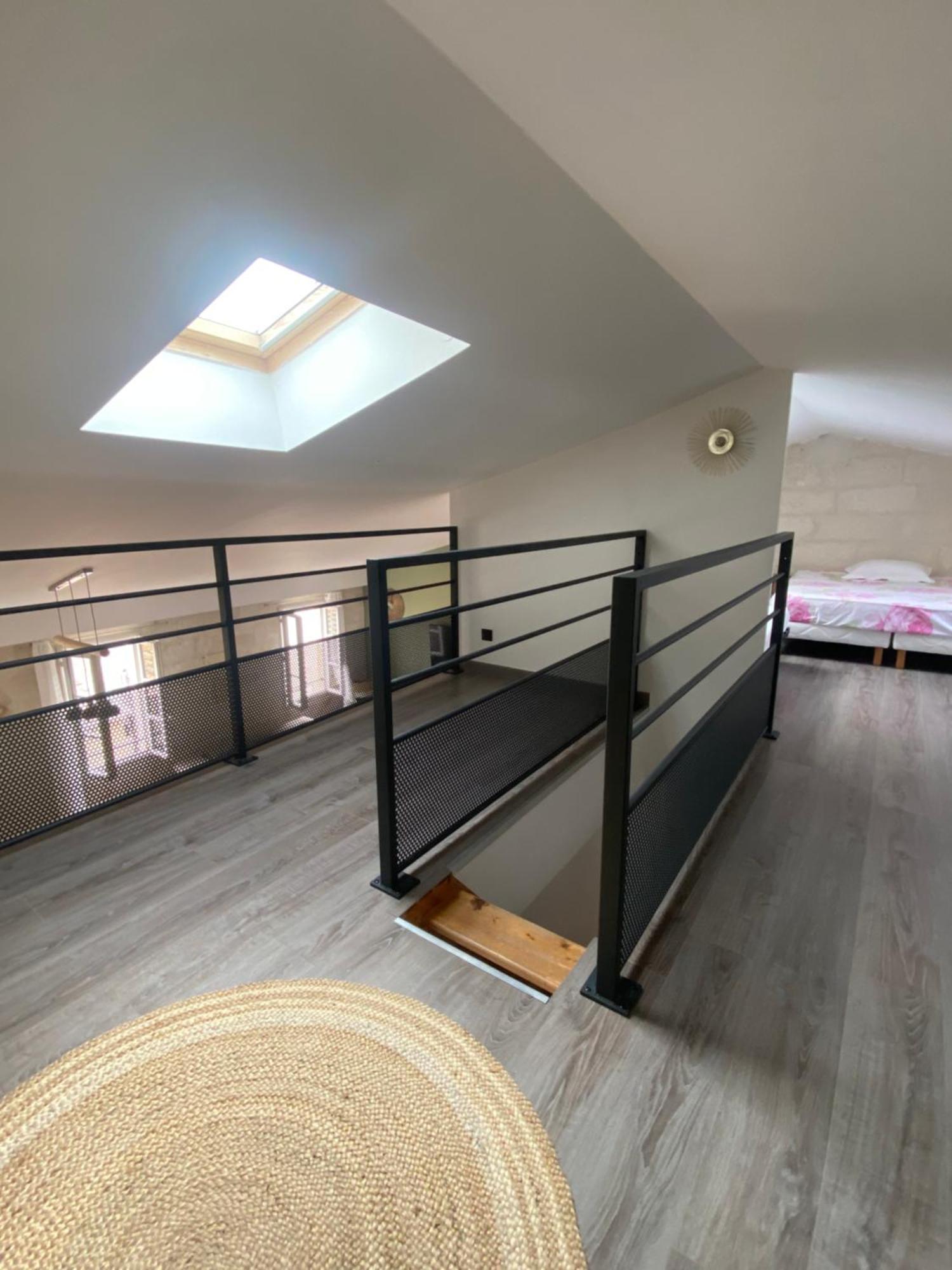 Loft Spacieux Au Coeur Des Remparts D'Aigues-Mortes Bagian luar foto